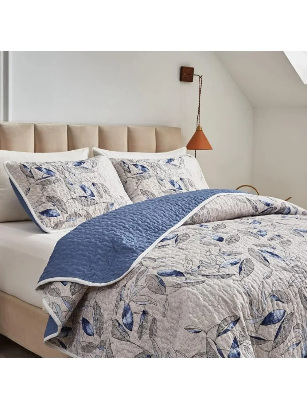 Botanical Blue Leaves Microfiber Quilt Set - Reversible Bedspread & Pillow
